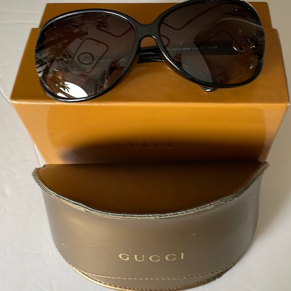 Authentic Sunglasses Gucci Made in Italy. - Picture 10 of 11